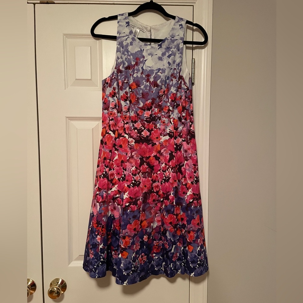 Maggy London - Women’s sleeveless floral dress - Size 12